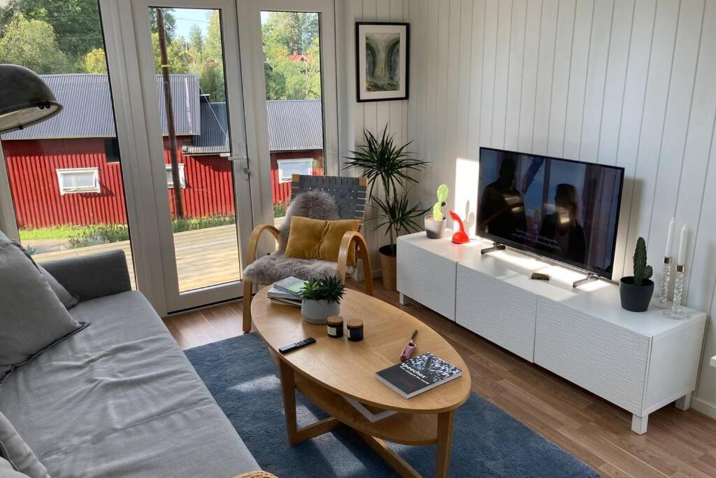 Cabin In The Woods, Close To Lake Maelaren Eskilstuna Luaran gambar