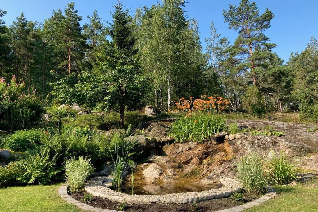 Cabin In The Woods, Close To Lake Maelaren Eskilstuna Luaran gambar
